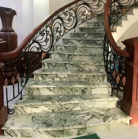 da-op-lat-cau-thang-1